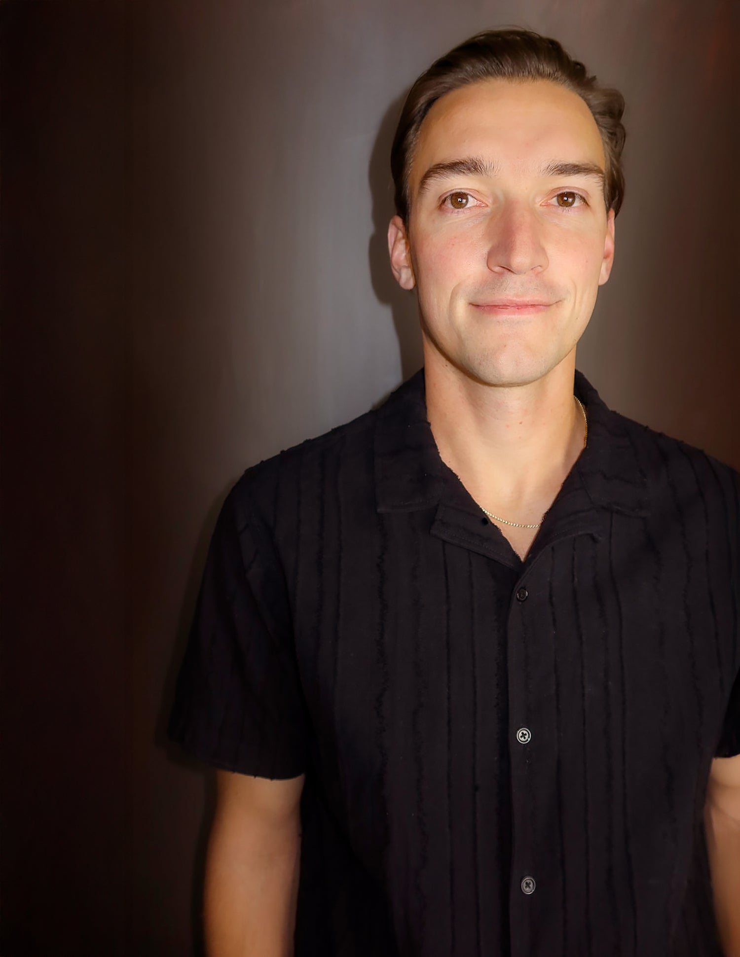 DARK TEXTURED BUTTON DOWN SHIRT